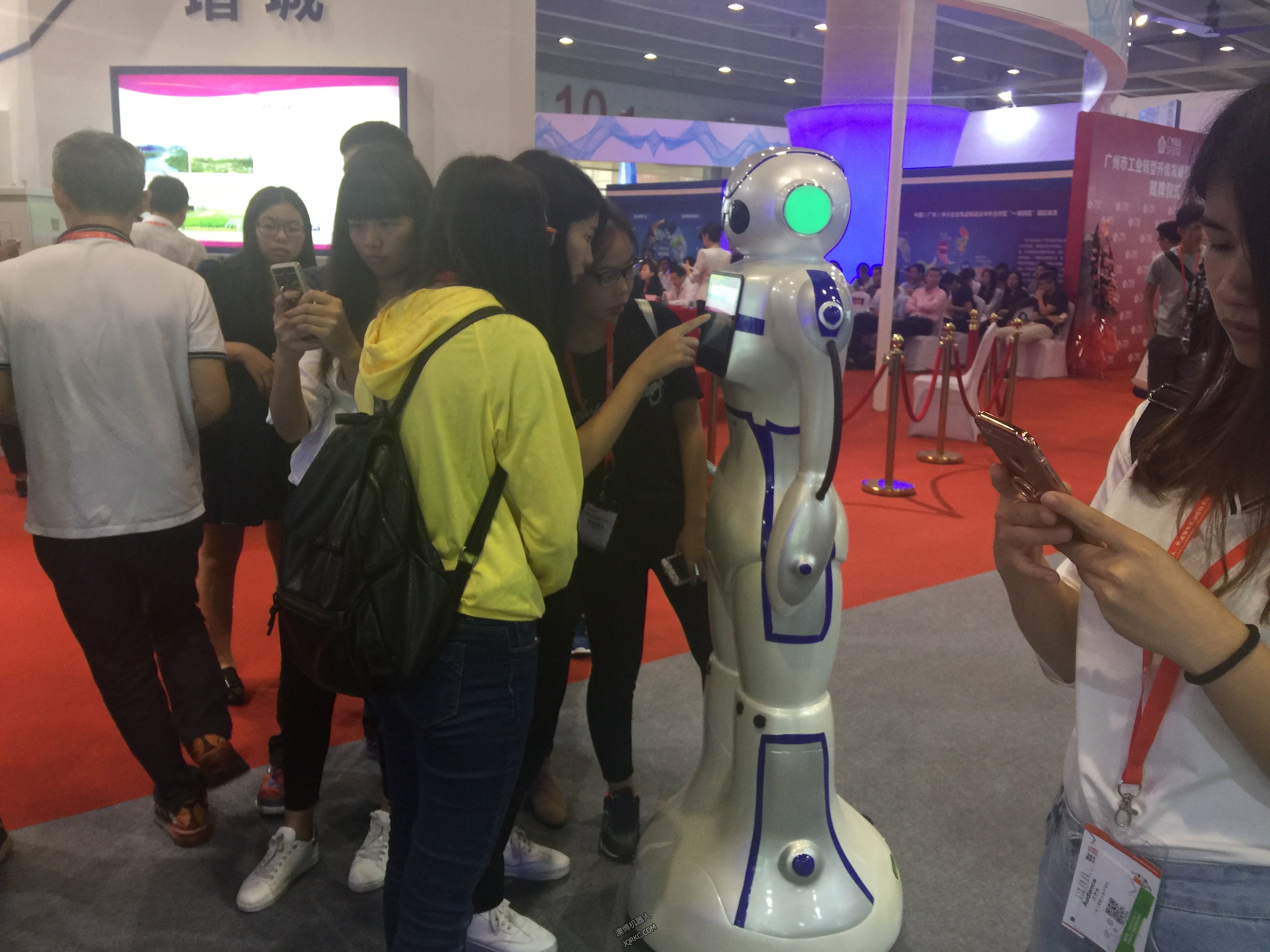 機器人與人類談判？能成功嗎？